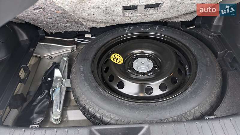 Внедорожник / Кроссовер Nissan Juke 2013 в Ровно