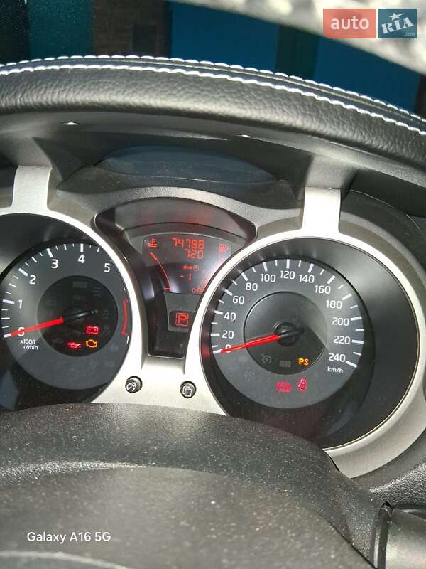 Внедорожник / Кроссовер Nissan Juke 2012 в Сумах