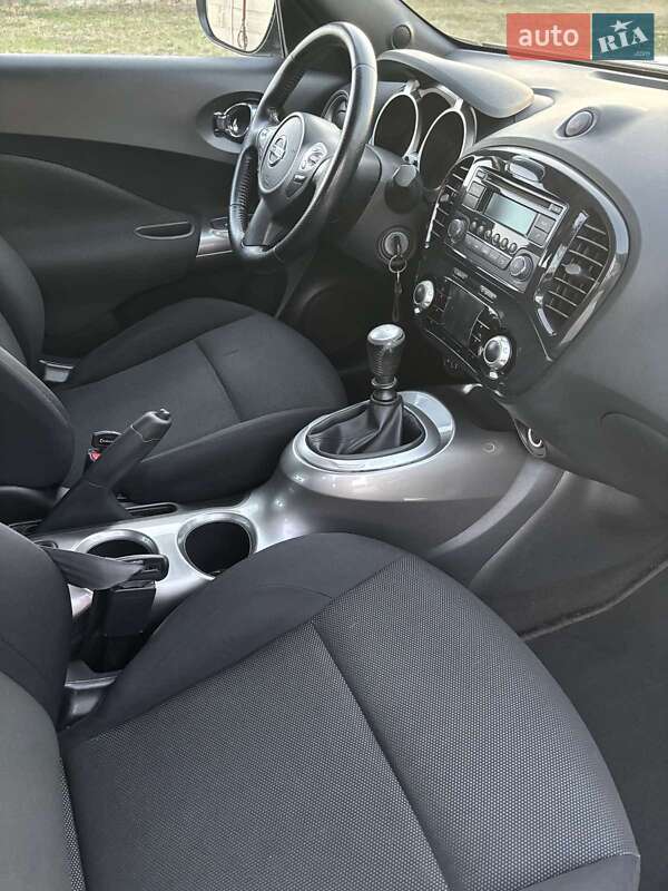 Внедорожник / Кроссовер Nissan Juke 2011 в Каменском