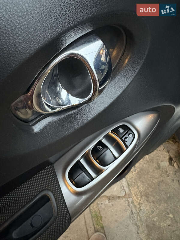 Позашляховик / Кросовер Nissan Juke 2012 в Дніпрі