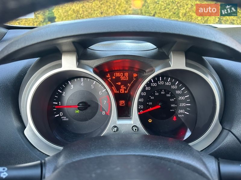 Внедорожник / Кроссовер Nissan Juke 2015 в Виноградове