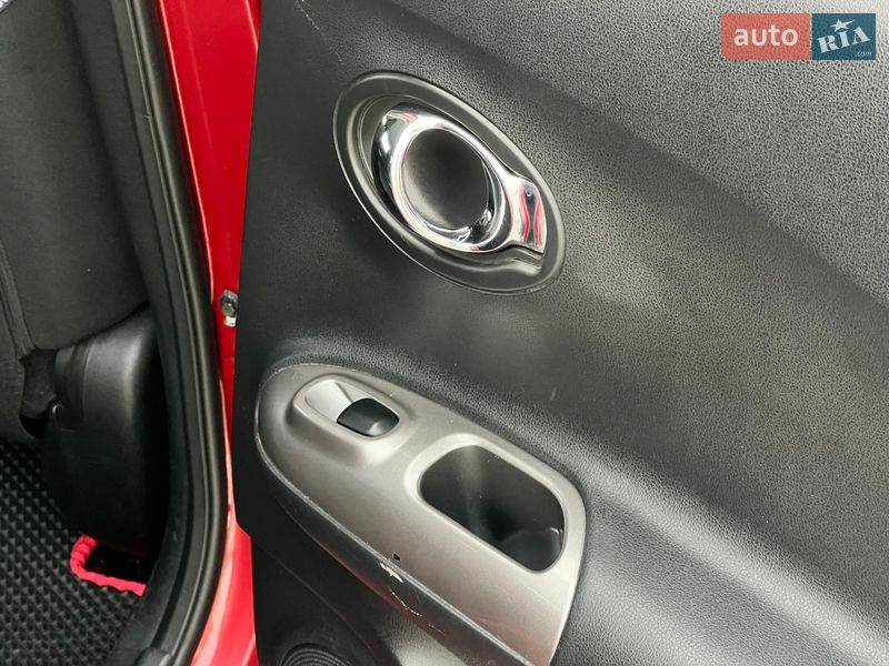 Внедорожник / Кроссовер Nissan Juke 2012 в Киеве