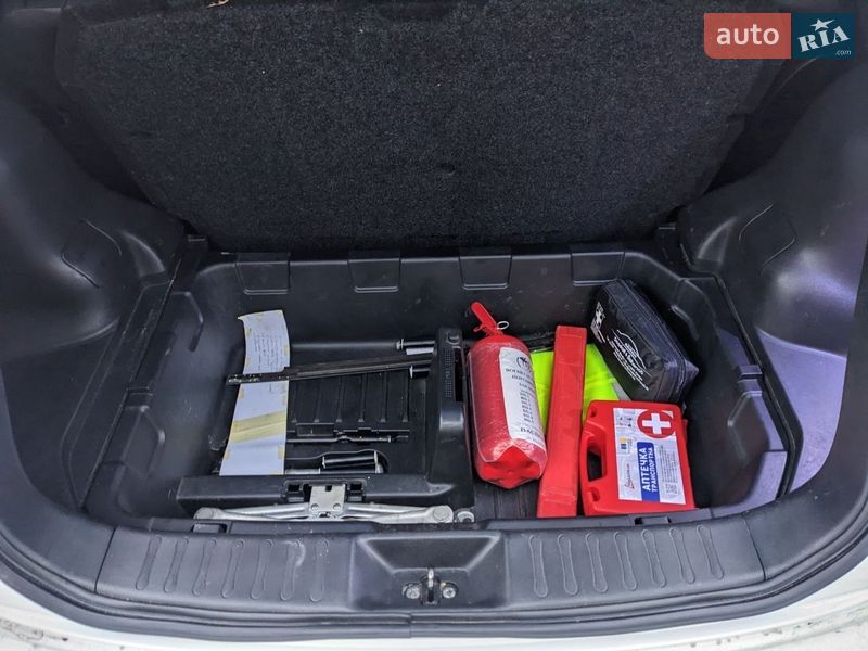 Позашляховик / Кросовер Nissan Juke 2013 в Києві