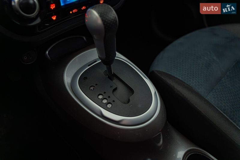 Внедорожник / Кроссовер Nissan Juke 2015 в Киеве