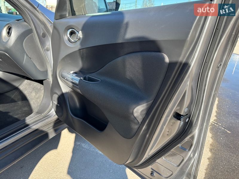 Внедорожник / Кроссовер Nissan Juke 2016 в Хмельницком