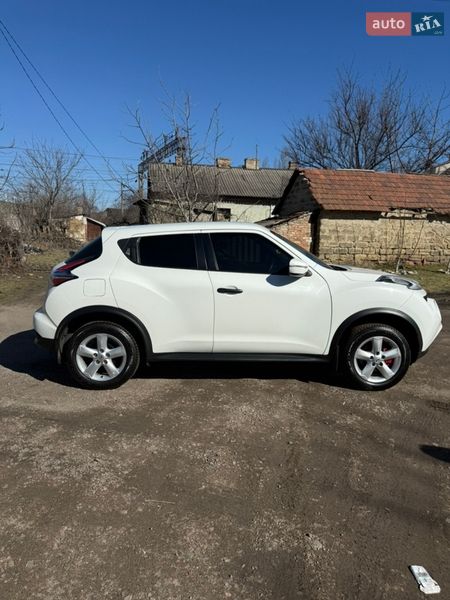 Позашляховик / Кросовер Nissan Juke 2016 в Первомайську