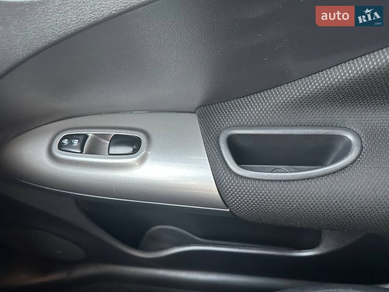 Внедорожник / Кроссовер Nissan Juke 2019 в Днепре