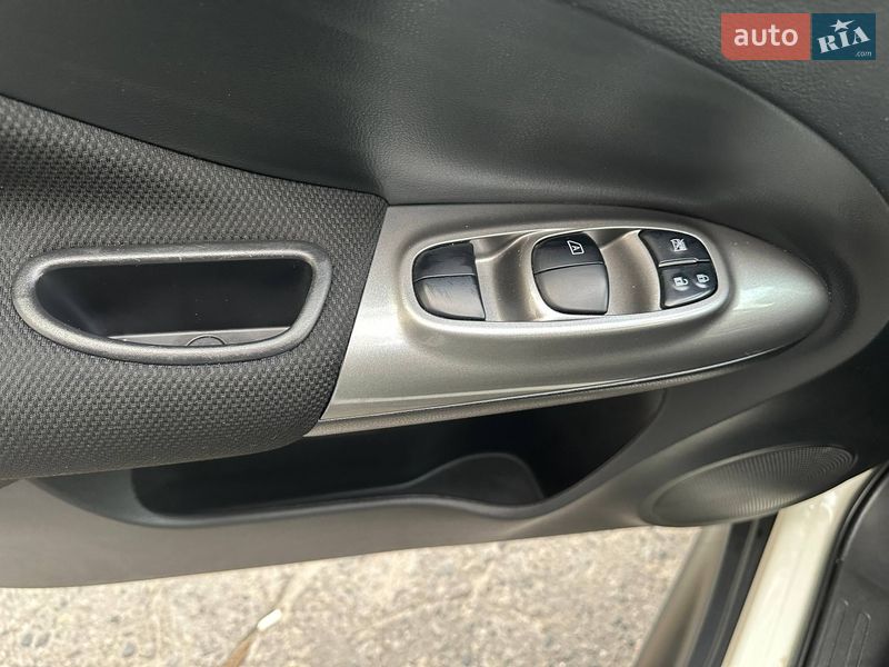 Внедорожник / Кроссовер Nissan Juke 2019 в Днепре