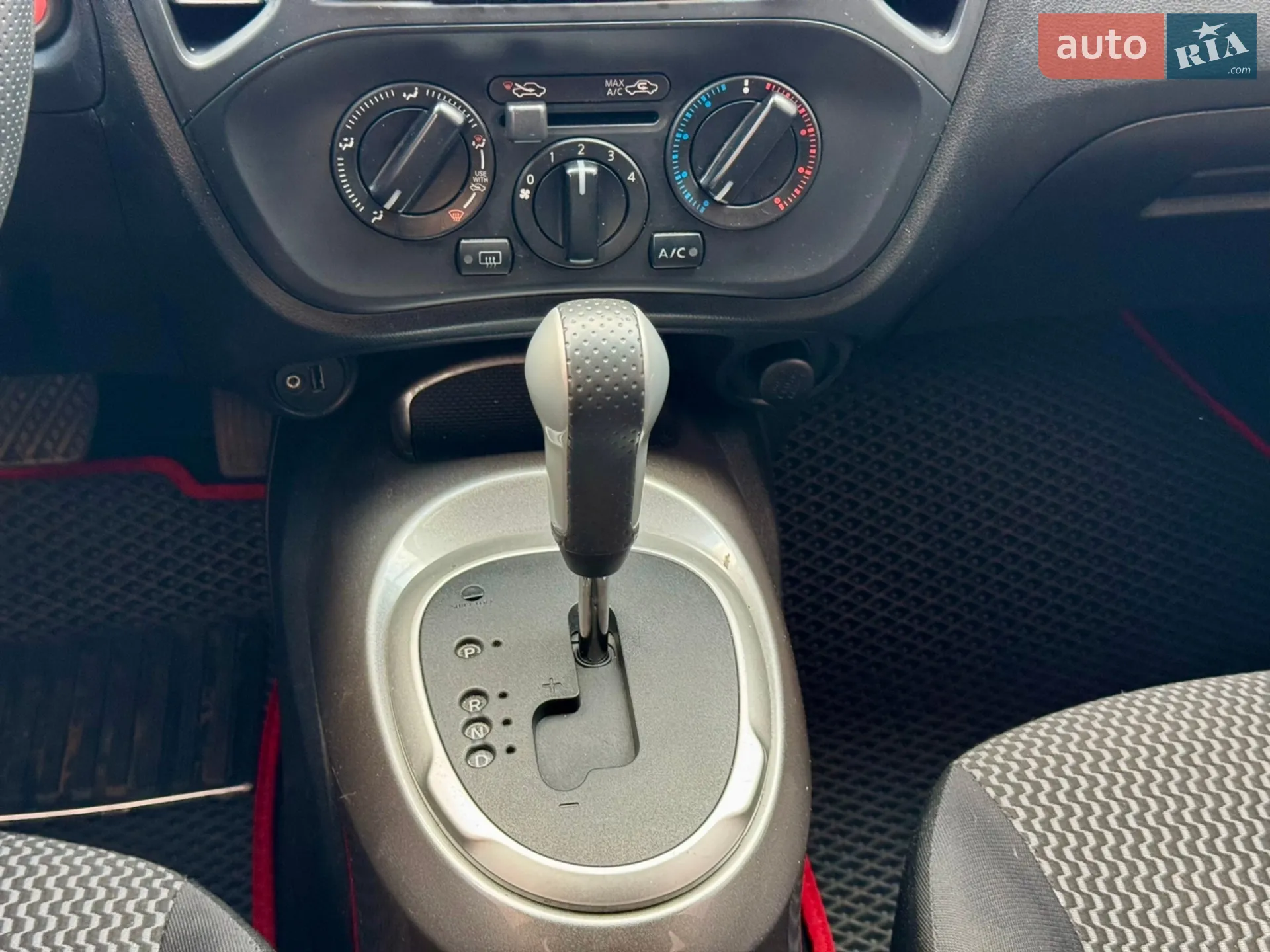 2017 Nissan Juke - мініатюра 39