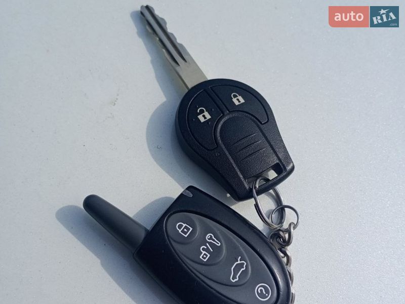 Внедорожник / Кроссовер Nissan Juke 2013 в Сваляве фото 8 Внедорожник / Кроссовер Nissan Juke 2013 в Сваляве