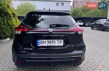 Позашляховик / Кросовер Nissan Kicks 2021 в 