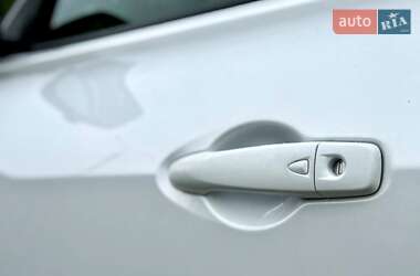 Позашляховик / Кросовер Nissan Kicks 2018 в 