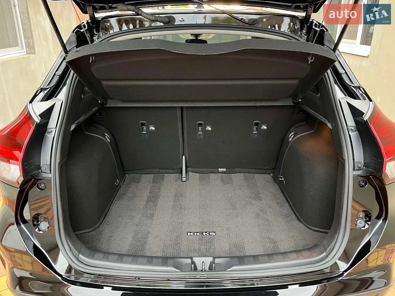 2021 Nissan Kicks - мініатюра 12