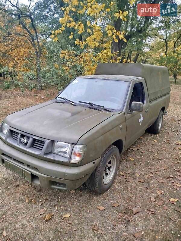 Пикап Nissan King Cab 1998 в Днепре
