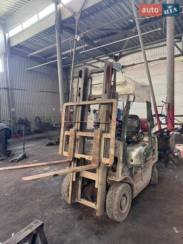 Nissan L01A15W 2005 Nissan L01A15W 2005