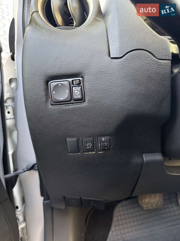 Седан Nissan Latio 2012 в Киеве