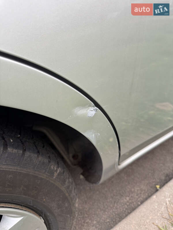 Седан Nissan Latio 2012 в Киеве