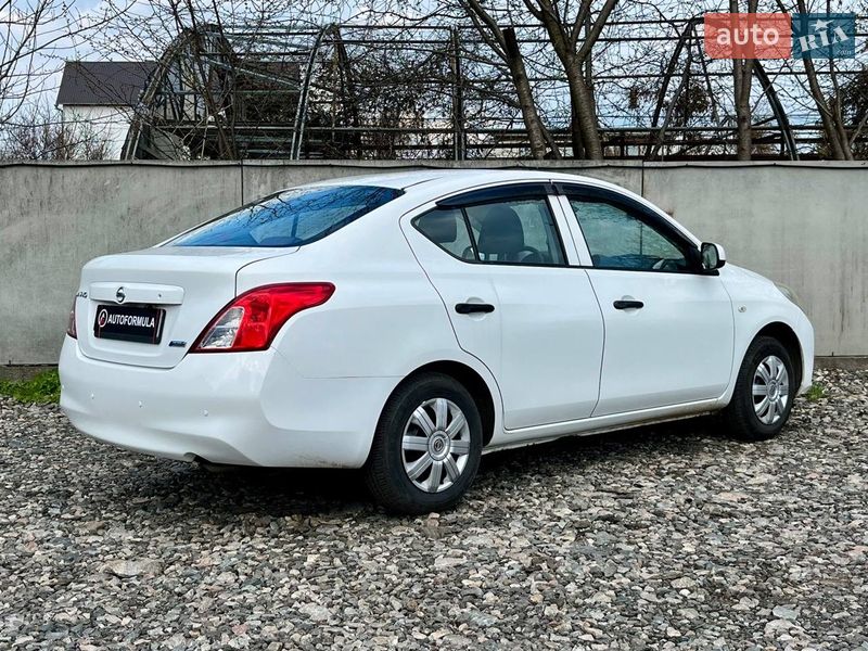Седан Nissan Latio 2012 в Киеве