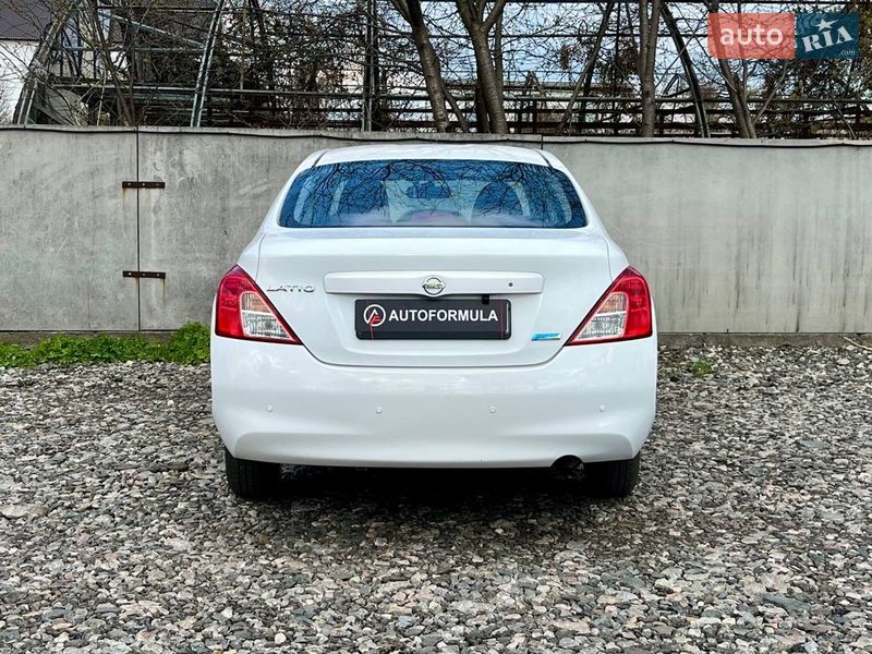 Седан Nissan Latio 2012 в Киеве