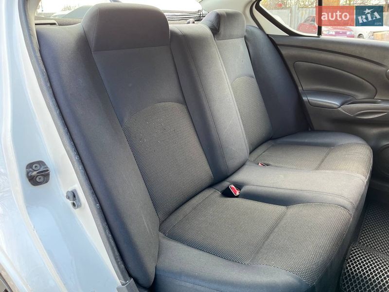 Седан Nissan Latio 2012 в Киеве