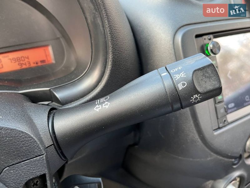 Седан Nissan Latio 2012 в Киеве