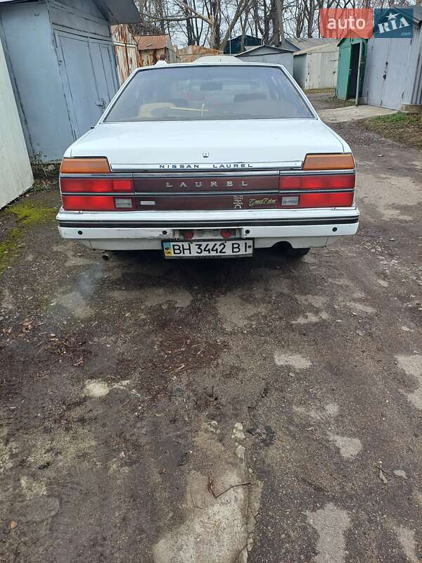 Седан Nissan Laurel 1987 в Одессе