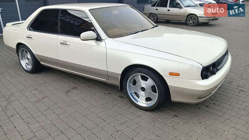 Седан Nissan Laurel 1993 в Одесі