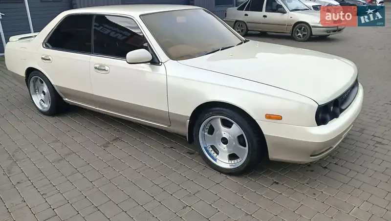 Nissan Laurel