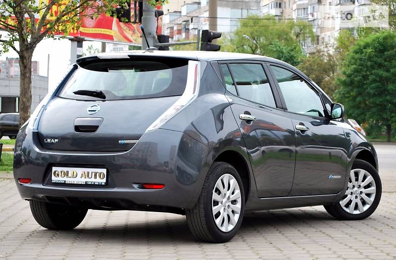 Хэтчбек Nissan Leaf 2013 в Одессе