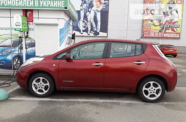 Хэтчбек Nissan Leaf 2013 в Чернигове