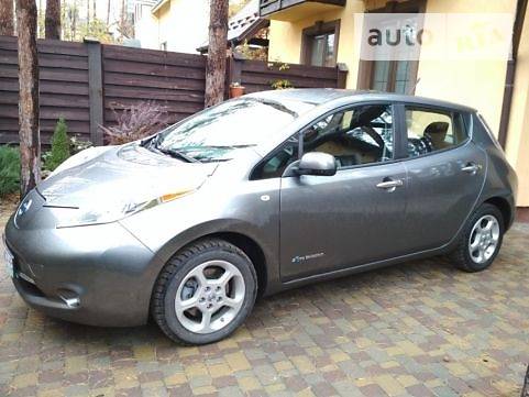 Nissan Leaf 2014 року