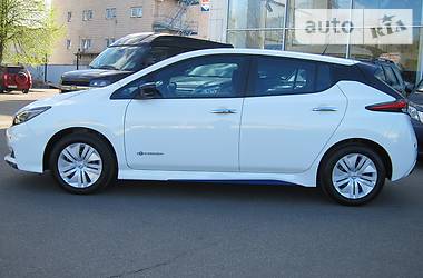 Хэтчбек Nissan Leaf 2018 в Киеве