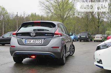 Хэтчбек Nissan Leaf 2018 в Киеве