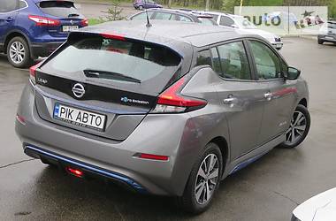 Хэтчбек Nissan Leaf 2018 в Киеве