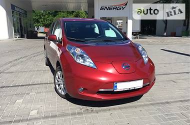 Хэтчбек Nissan Leaf 2015 в Днепре