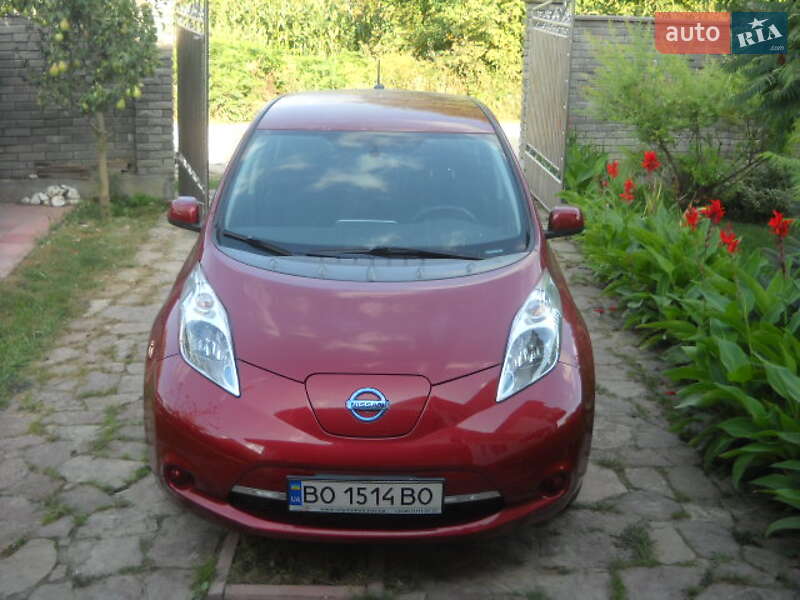 Хетчбек Nissan Leaf 2015 в Чорткові