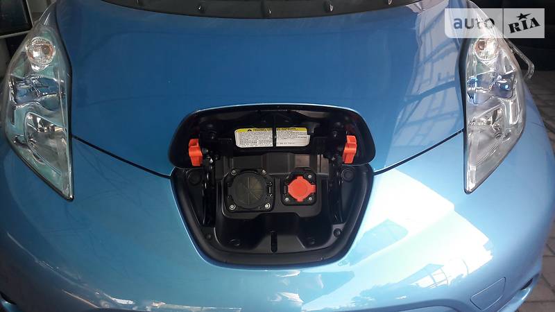 Хетчбек Nissan Leaf 2011 в Кривому Розі