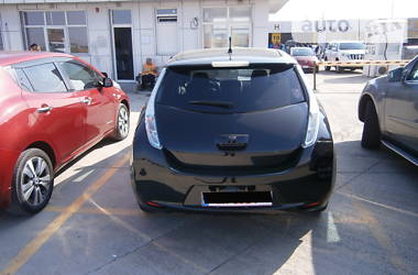 Хэтчбек Nissan Leaf 2013 в Днепре