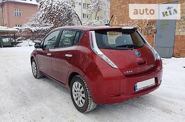 Хэтчбек Nissan Leaf 2013 в Черновцах