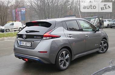 Хэтчбек Nissan Leaf 2019 в Киеве