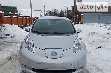 Хетчбек Nissan Leaf 2016 в 