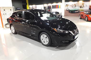 Хэтчбек Nissan Leaf 2018 в Киеве