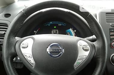 Хэтчбек Nissan Leaf 2015 в Киеве