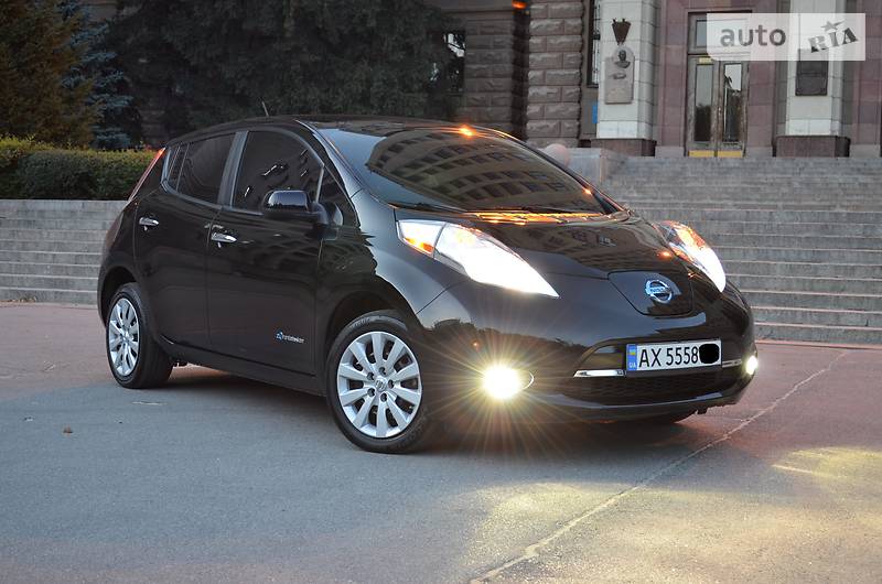 Седан Nissan Leaf 2015 в Харькове