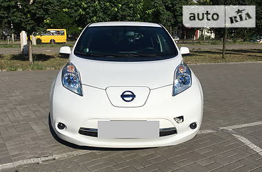 Хэтчбек Nissan Leaf 2013 в Мариуполе