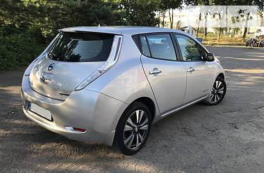 Хетчбек Nissan Leaf 2015 в Івано-Франківську