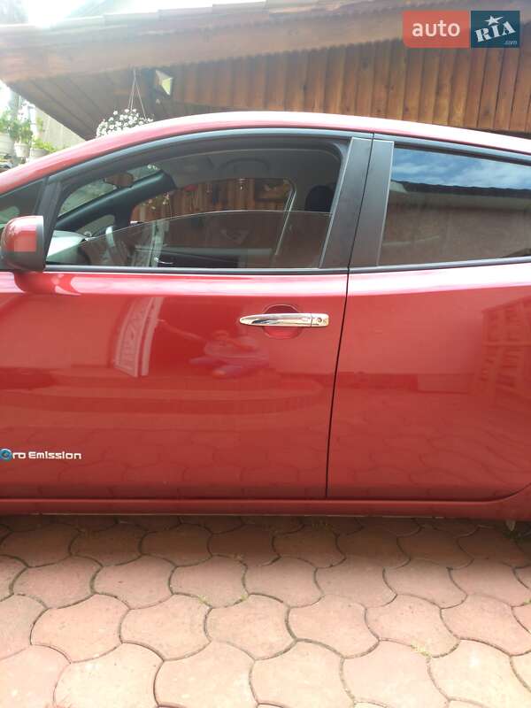 Універсал Nissan Leaf 2013 в Мукачевому
