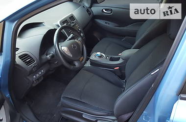Хетчбек Nissan Leaf 2013 в 