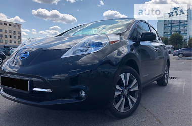Хетчбек Nissan Leaf 2015 в 