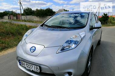 Хэтчбек Nissan Leaf 2011 в Одессе